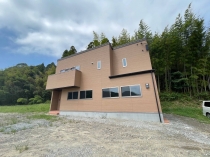 福岡県遠賀郡岡垣町店舗付き2200万円築浅戸建